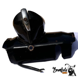 Capot Phare - Noir - Complètement - (d'occasion)